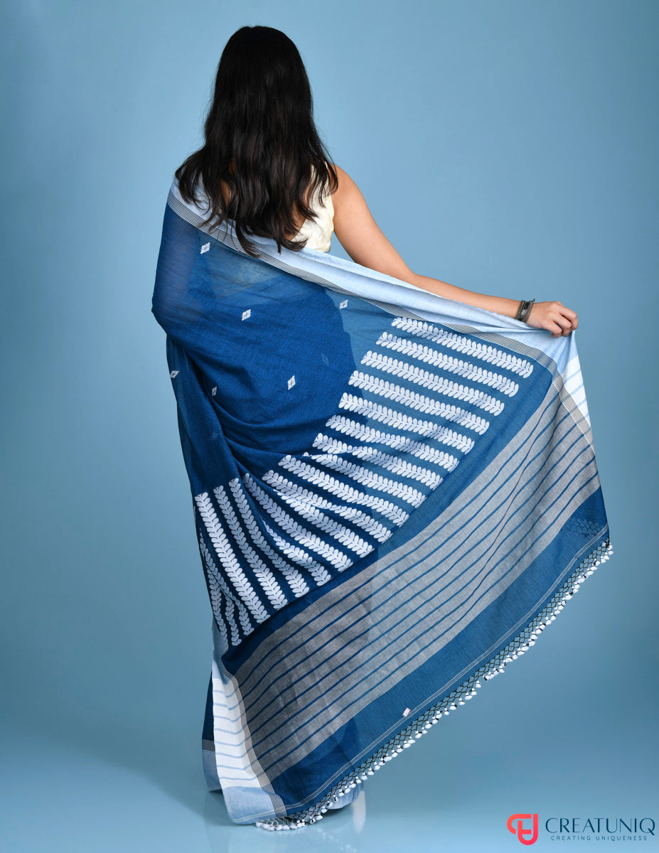 Handwoven Pure Cotton Saree with White Border and Blooming Floral Pallu - Blue