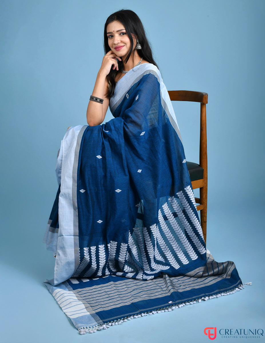 Handwoven Pure Cotton Saree with White Border and Blooming Floral Pallu - Blue