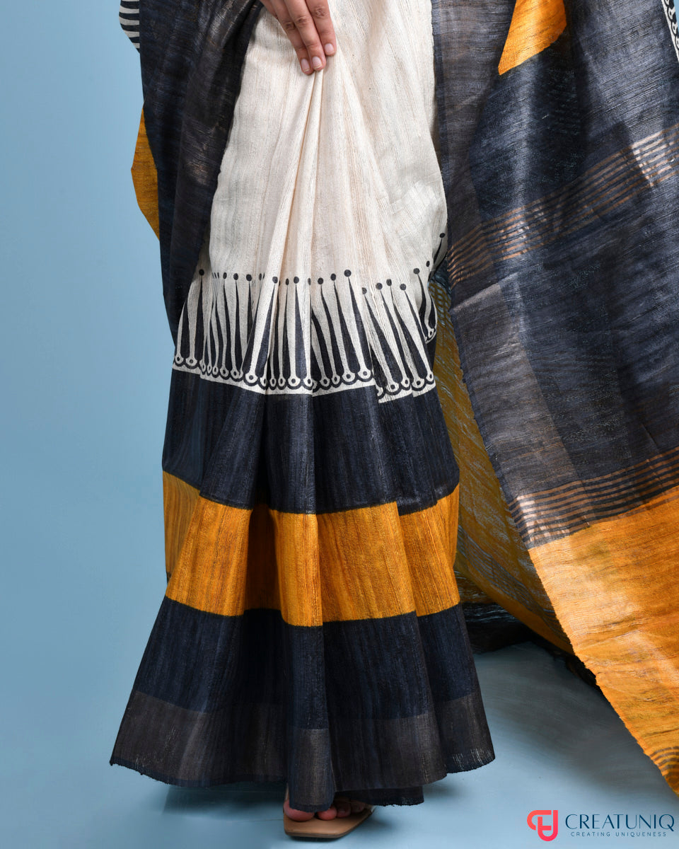 Exquisite Handwoven Pure Silk Saree with Intricate Patterns - Black and Yellow